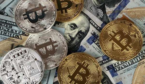 بروکرها و صرافیها: کدام یک بهتر است